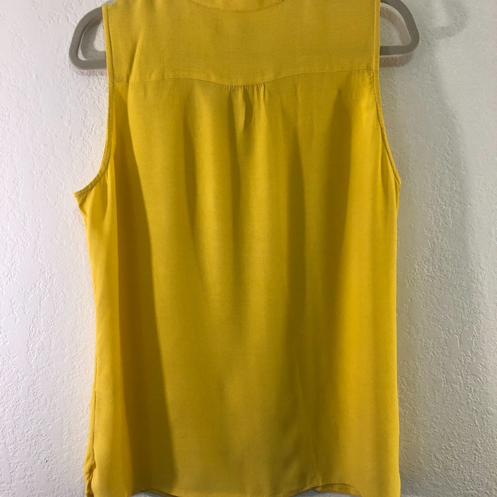 Fun Banana Republic Tank - Picture 2 of 7